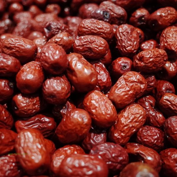 Is eating a few red dates every day beneficial for the body