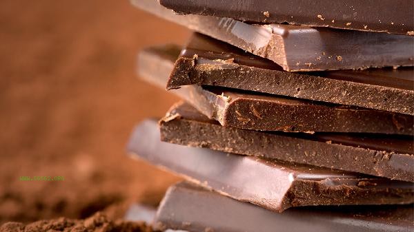 What snacks does a two-year-old baby eat
