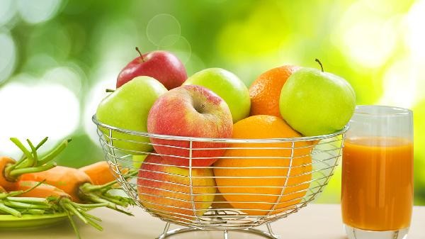 What are the negative effects of eating too many apples on the body