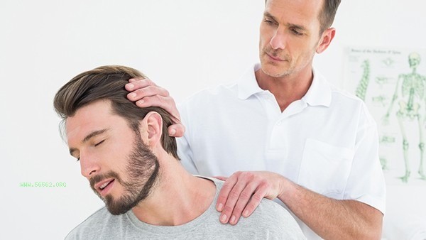 Your neck keeps ringing, don't be careless! These details indicate that the cervical spine has already been heavily burdened!