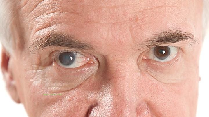 What are the precautions for male health at the turn of spring and summer