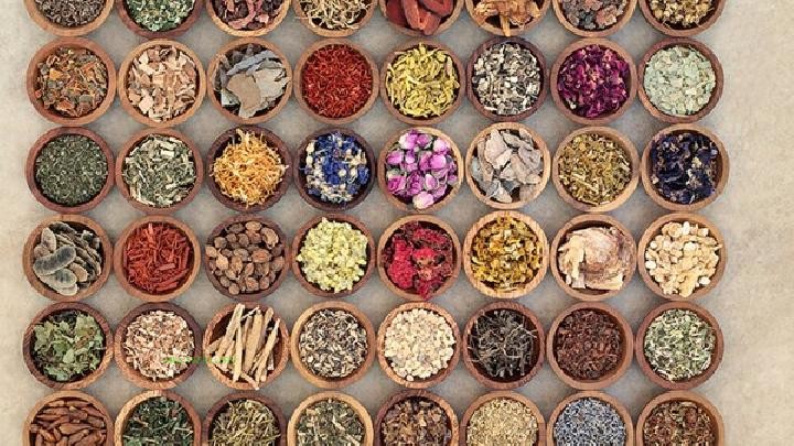The efficacy and function of soaking feet in mugwort leaves in spring