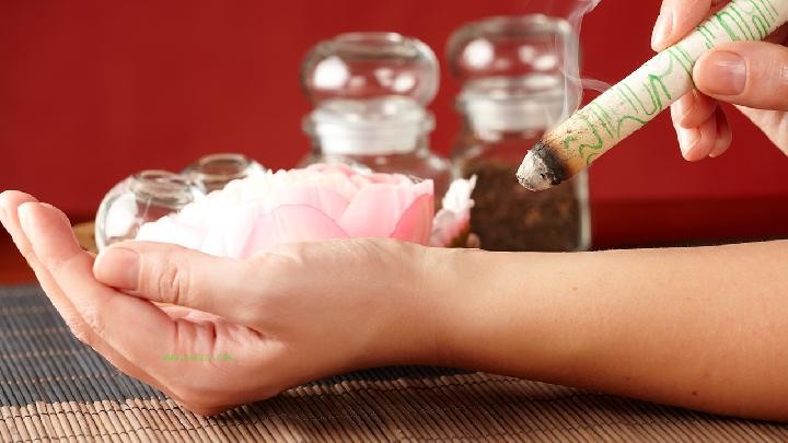 The benefits and effects of spring moxibustion