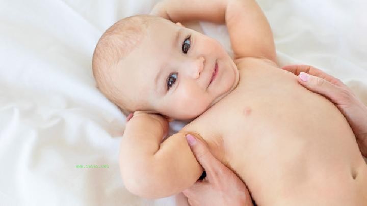 How to give babies a bath in winter? 4 Cold Prevention Measures for Babies Before Bathing in Winter