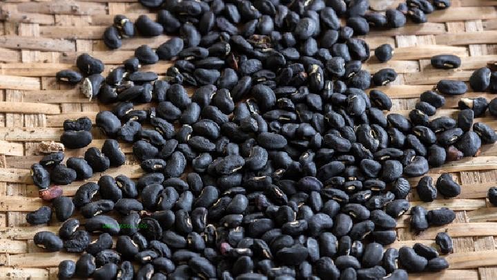 What details should be paid attention to in spring health preservation? Spring health preservation should pay attention to two more and two less, protect the heart and activate the brain