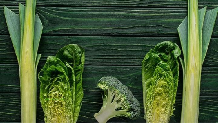 What to eat for sore throat caused by excessive internal heat? Three recommended foods for reducing internal heat and achieving quick results
