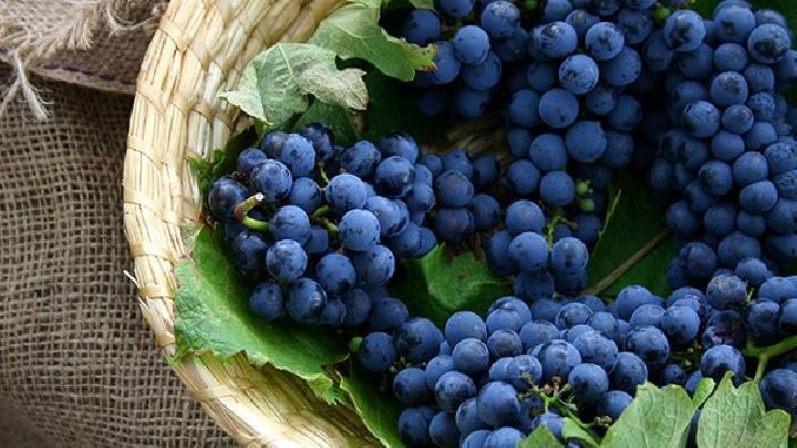 What to eat during confinement in late summer and early autumn to reduce internal heat? Three recommended recipes for reducing internal heat during confinement in late summer
