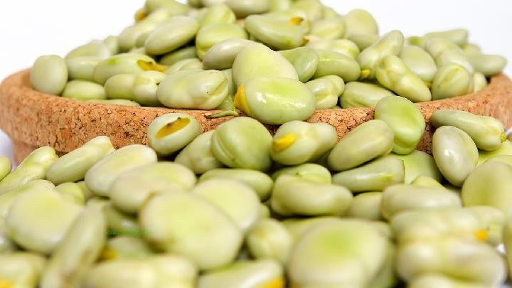 What foods should oral ulcer patients eat more? There are four foods that oral ulcer patients cannot eat