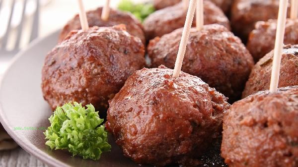 How to wash the purchased pork to make it clean