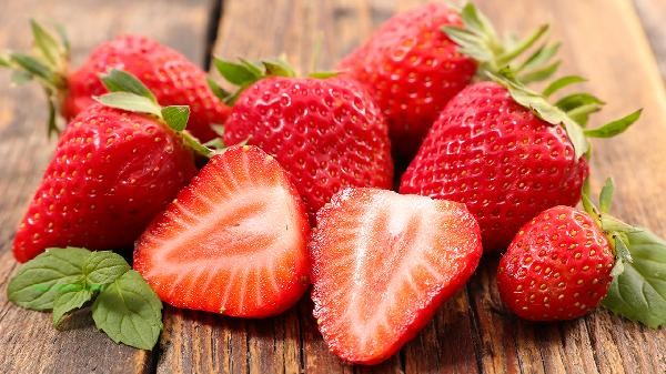 How to determine if strawberries are ripening