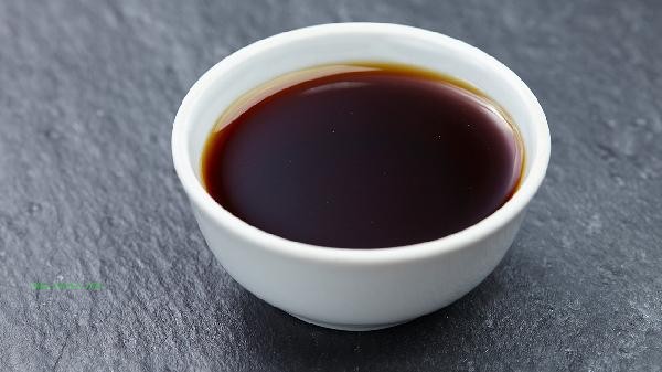 What are the characteristics of good soy sauce