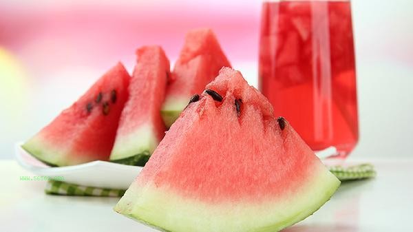 Can watermelon be eaten overnight after being sliced