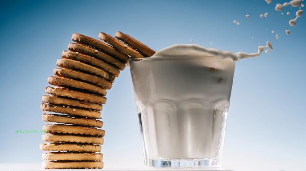 The correct way to pour milk