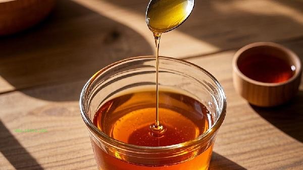 The simplest method to distinguish between genuine and fake sesame oil