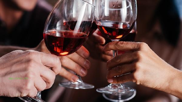Method for identifying the authenticity of red wine