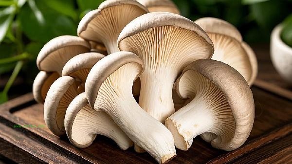 Why do stir fried mushrooms have a sour taste