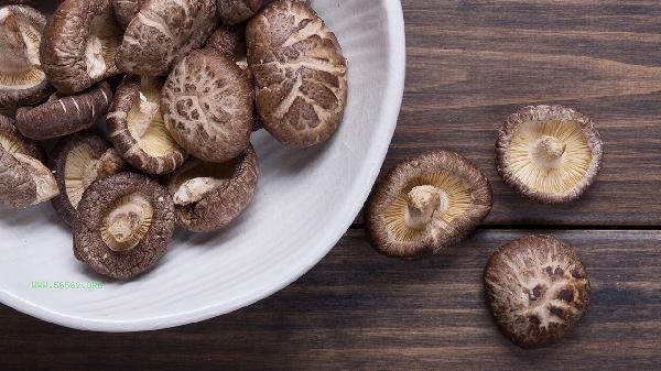 How to remove the strange smell of fresh shiitake mushrooms