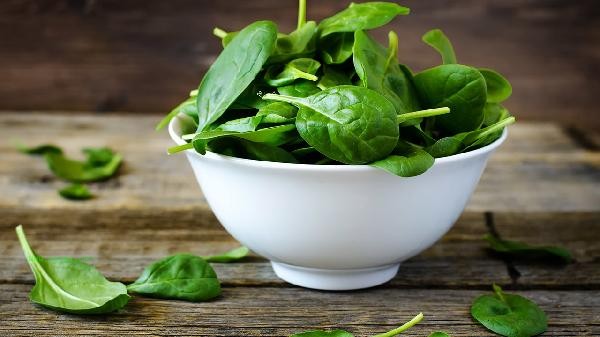 Can spinach taste a bit bitter after blanching