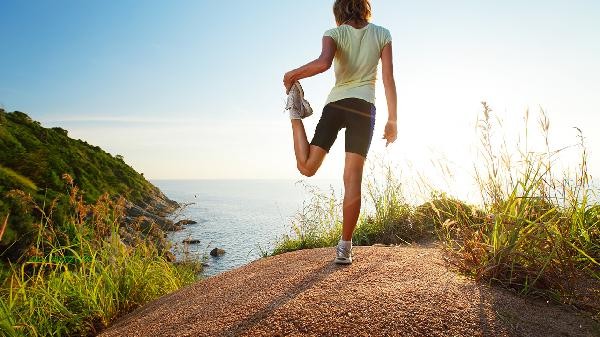 What are the benefits and risks of running every day