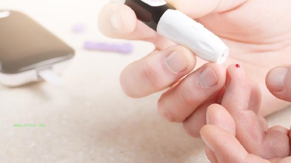 What is the normal value of hemoglobin in diabetes