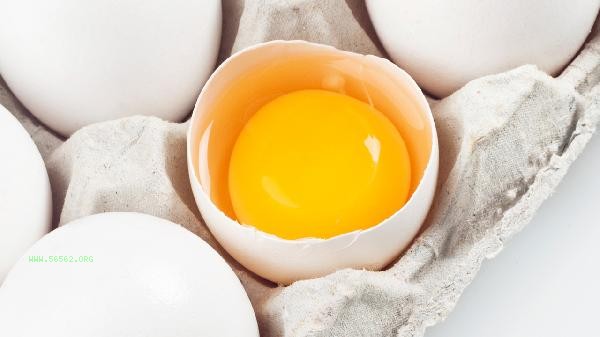 Should eggs be stored in the refrigerator or at room temperature