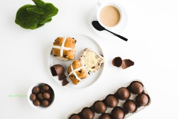 Can cakes be eaten overnight at room temperature