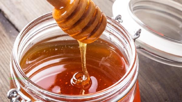 What would happen if you poured honey into the wine