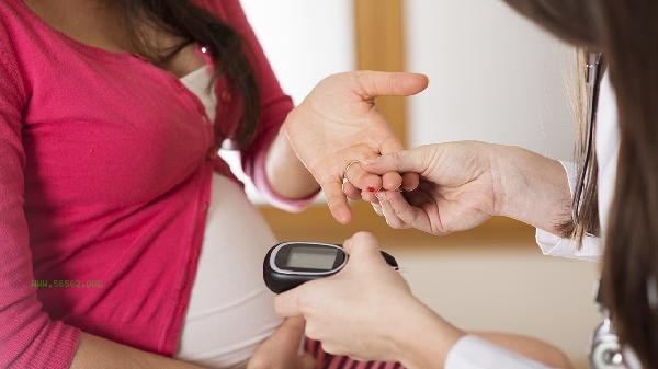 Should fat people be alert to diabetes when hypoglycemia occurs