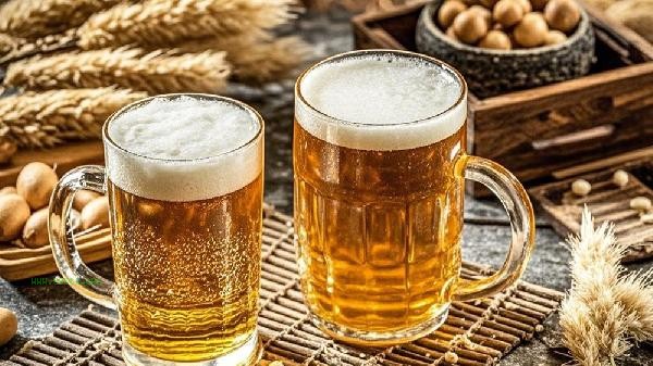How about drinking Baijiu, yellow rice wine and beer together