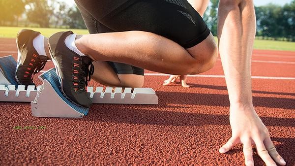 What should I do if my feet hurt while running in sneakers