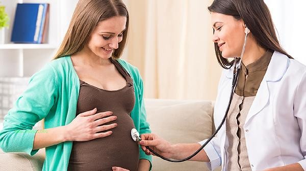 Pregnant women with hypoglycemia and low fetal intelligence