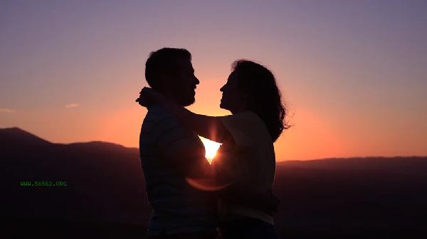 A girl with low emotional intelligence who cannot fall in love