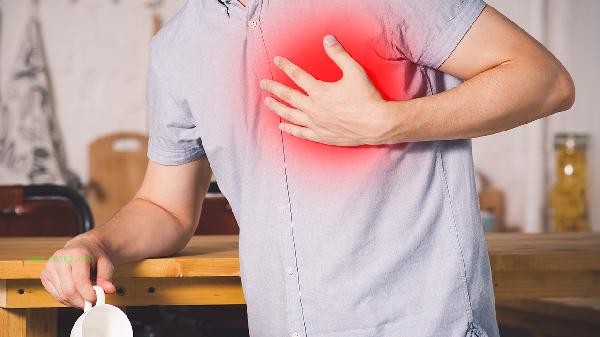What is the reason for coronary heart disease in elderly people according to traditional Chinese medicine