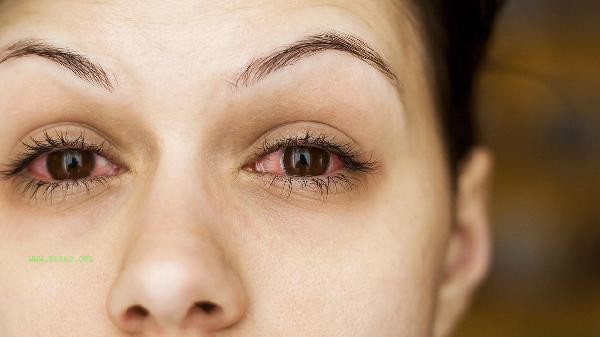 How much does eyelid liposuction surgery cost approximately