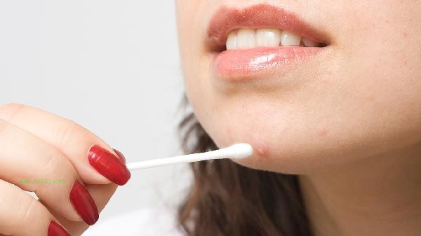 How to remove flesh from the chin and neck