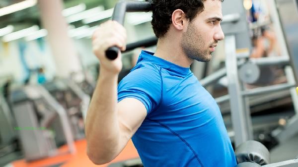 Is it better to eat steak or chicken cutlet for fitness