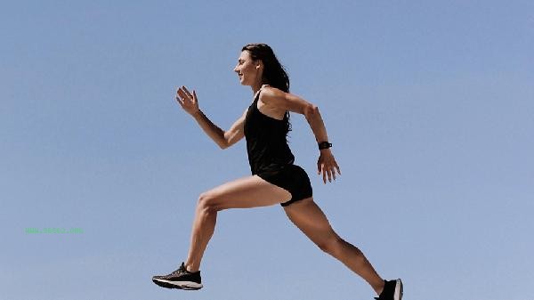 How much does a person's heart rate reach while running