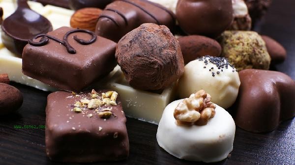 Can people who are trying to lose weight eat chocolate