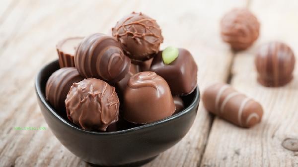 Can I eat dark chocolate during my weight loss period