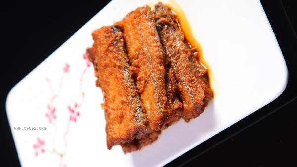 How to fry hairtail without sticking to the pan