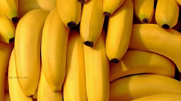 Why do bananas spoil from the inside first