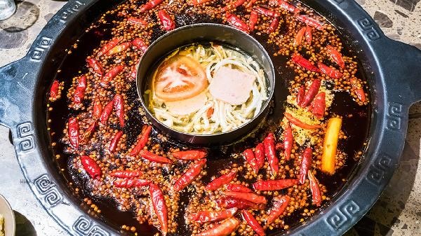 Should I drink milk or yogurt to lose weight after eating hotpot