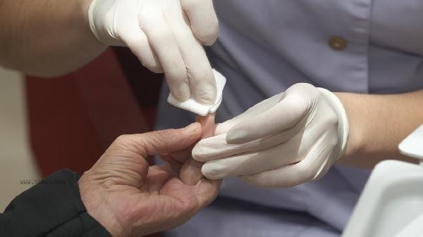 Can patients with diabetes eat glucose oxidase