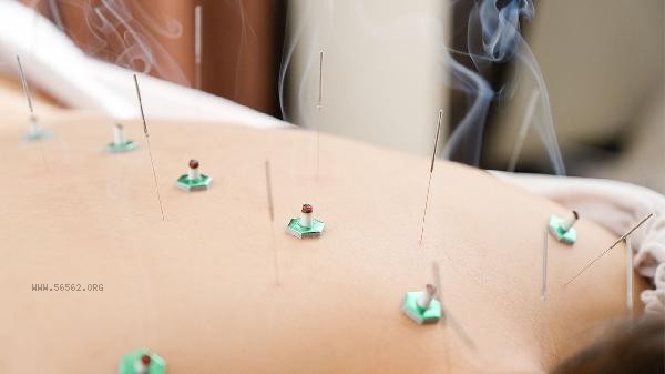 What are the benefits of winter moxibustion for health preservation