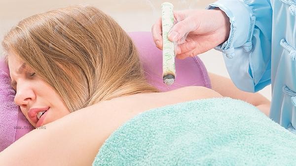 Where is suitable for moxibustion during the beginning of winter