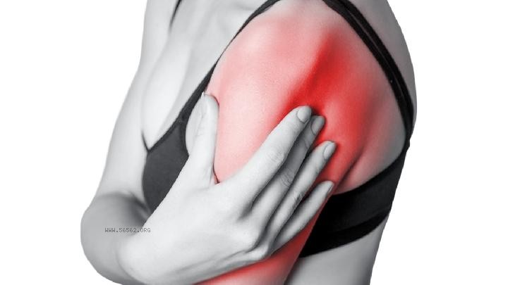 Fat upper body, thin lower body, and wide and thick shoulders