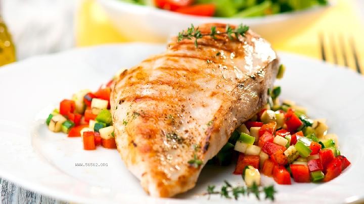 Is the calorie content of squid shreds high