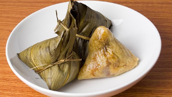 How many calories does a Zongzi have
