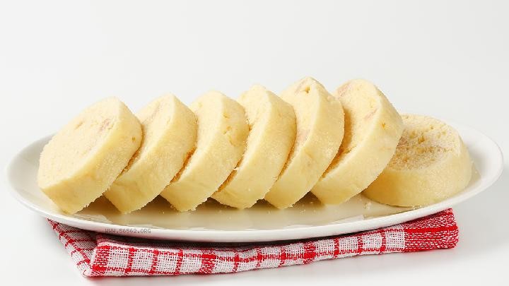 What is the calorie content of a meat bun