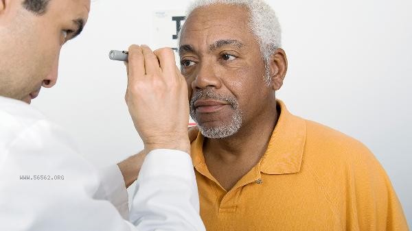 Is there a high risk for elderly people undergoing gastroscopy